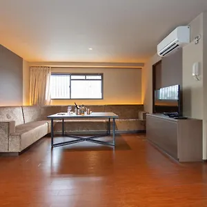 Apartment The Only View - Self Check-in Only, Osaka